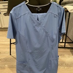 Elle la vie est belle large scrub set in ceil blue